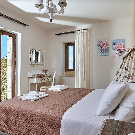 كاميلاريون Orelia Cretan Villas & Deluxe Apartments المظهر الخارجي الصورة